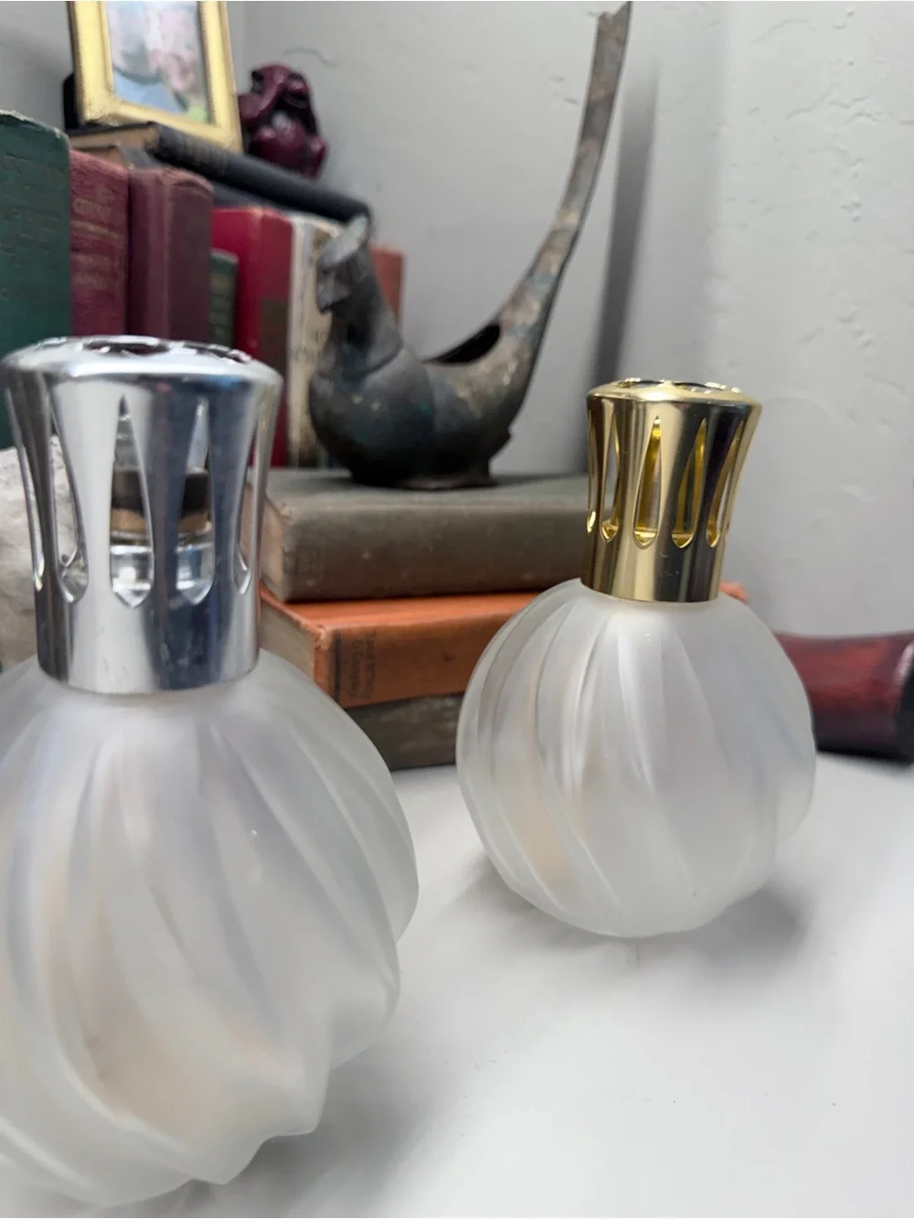 2 Vintage Lampe Berger Fragrance Lamps, Set Frosted Swirl Glass silver gold